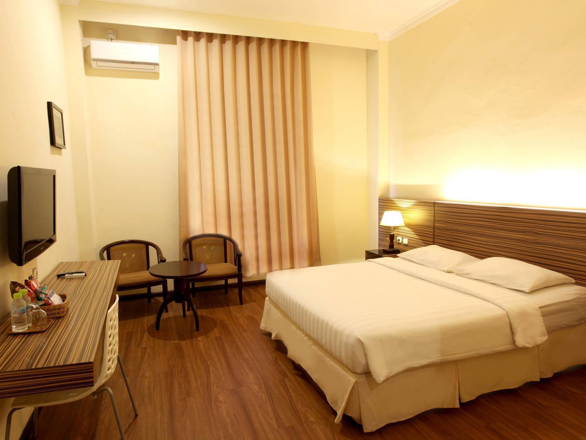 Padmaloka Hotel Tarakan Buitenkant foto